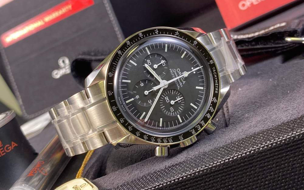 dong ho omega speedmaster professional moonwatch 31130423001005 323167 2000x
