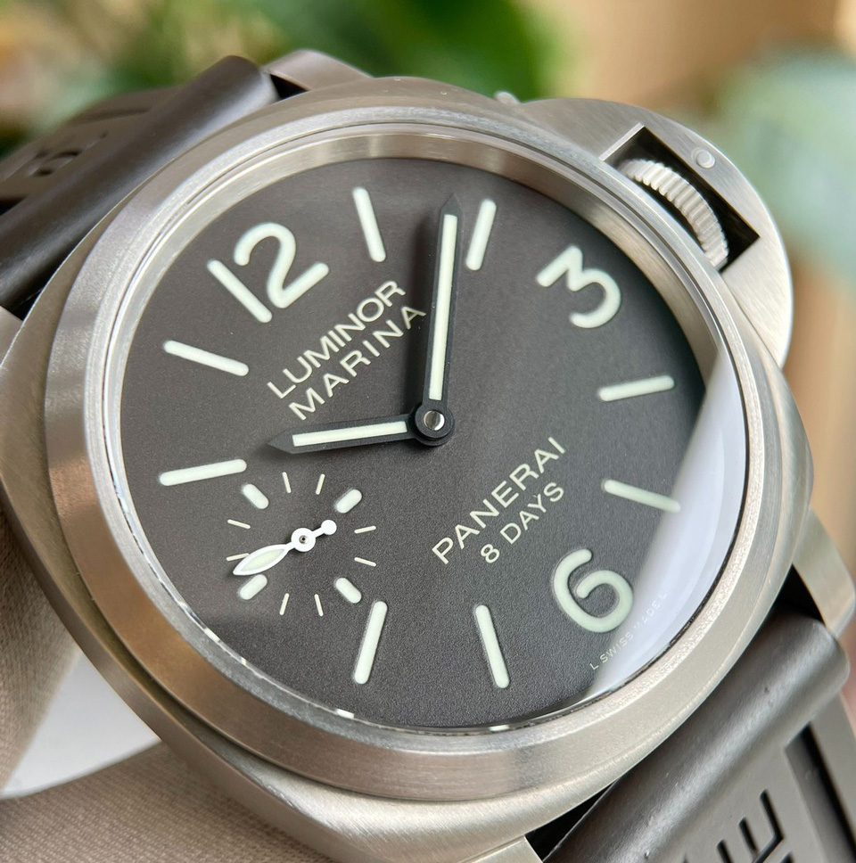 ng h Panerai Luminor PAM00564 C Gia T t