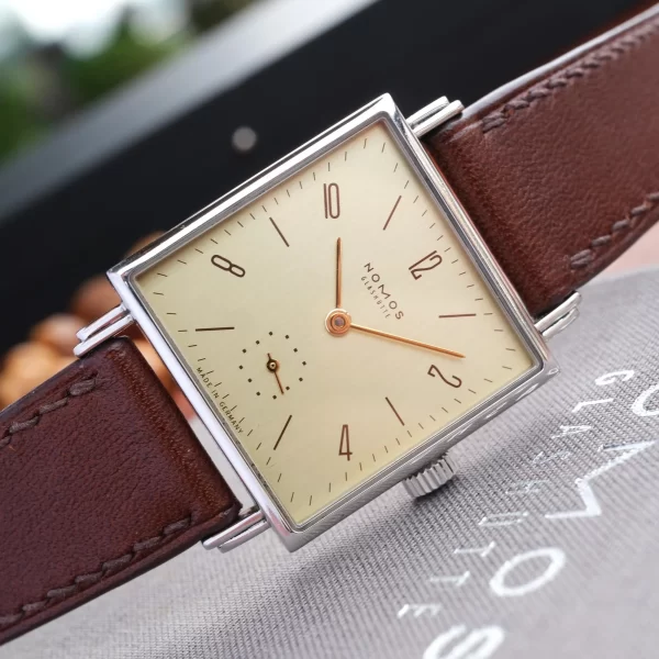 Nomos Tetra 472 (30)