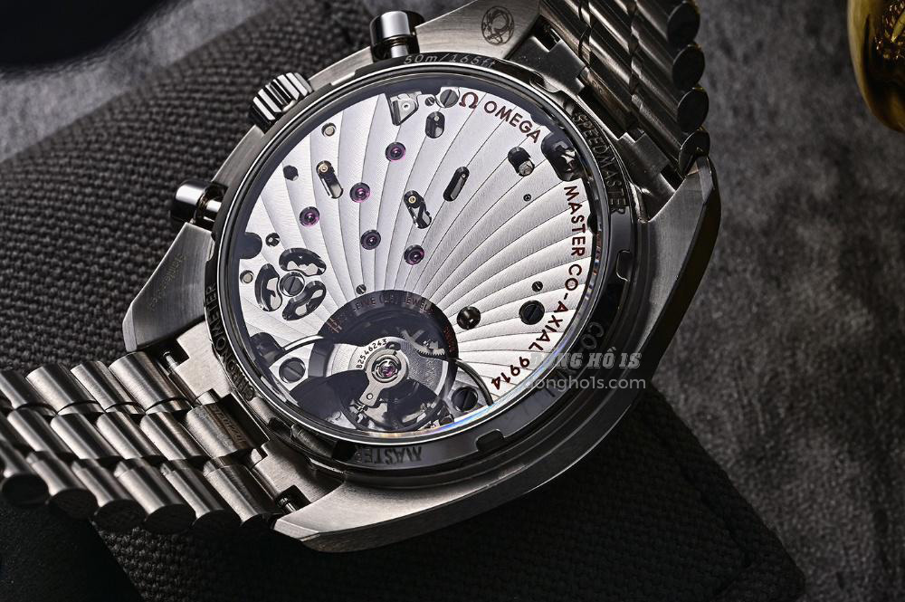 Omega Speedmaster 304.30.43.52.06 (2)