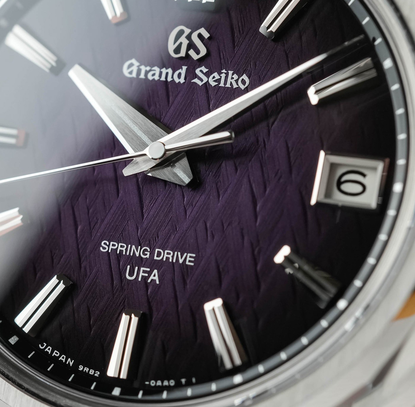Grand Seiko Spring Drive Series SLGB005 (5) Grand Seiko Spring Drive Series SLGB005 (5)