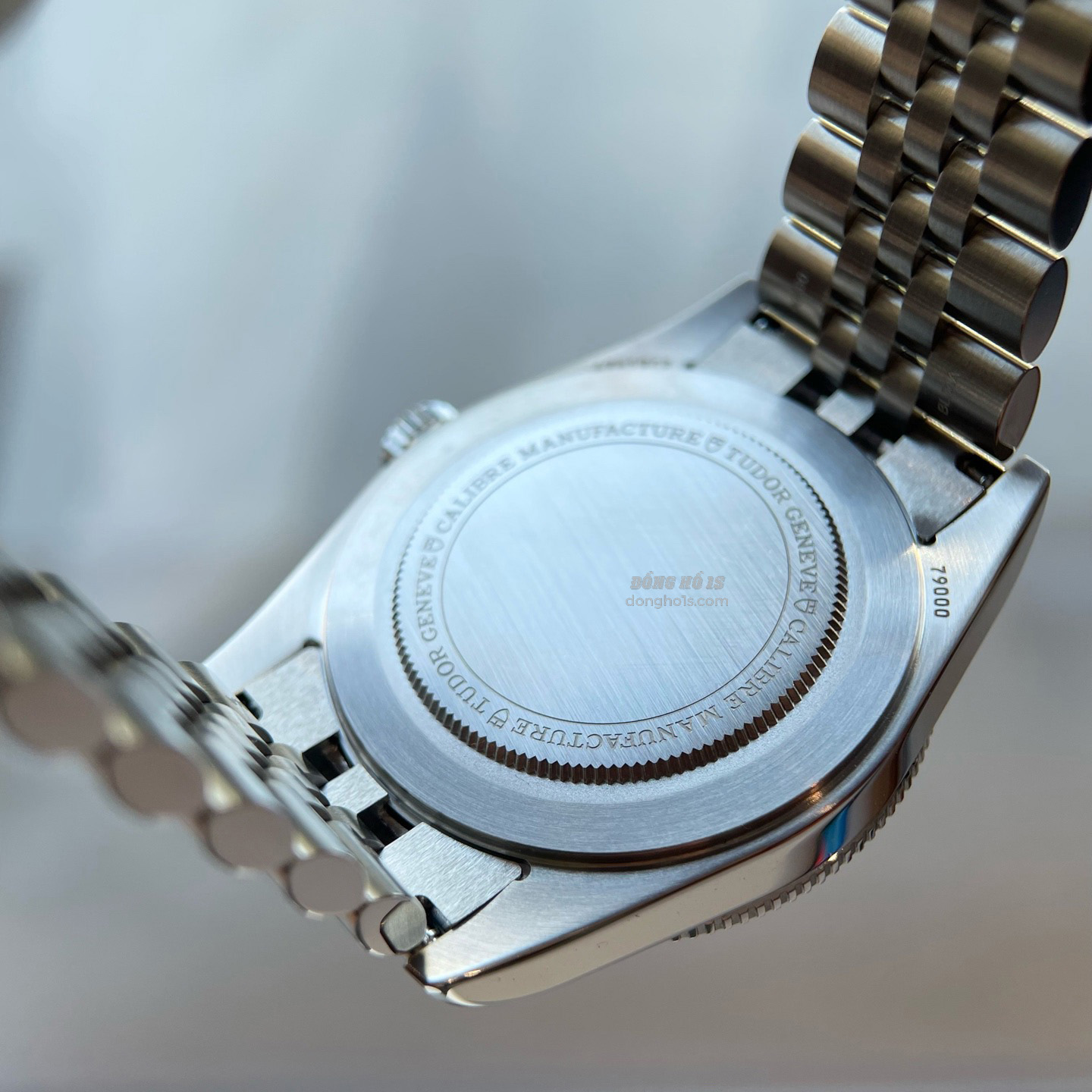 Tudor Black Bay 54 M79000 0001 (2) Tudor Black Bay 54 M79000 0001 (2)