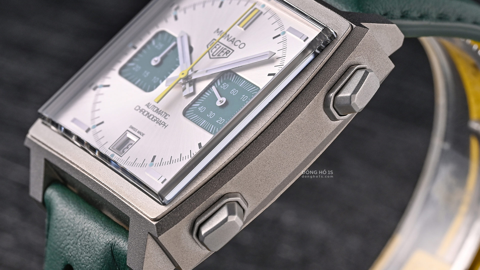 TAG Heuer Monaco Series CAW218E (7) TAG Heuer Monaco Series CAW218E (7)